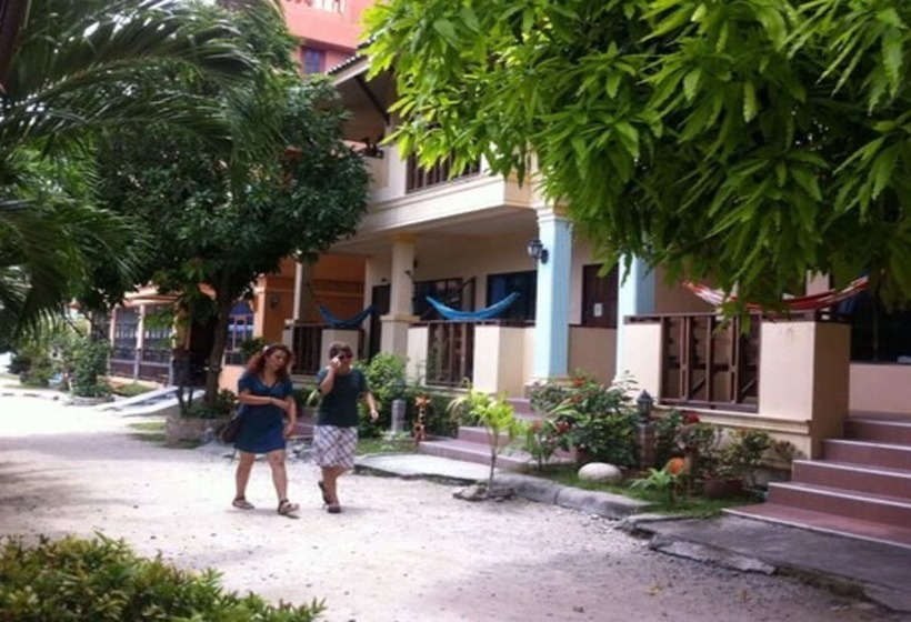 Hotel Black & White Bungalows