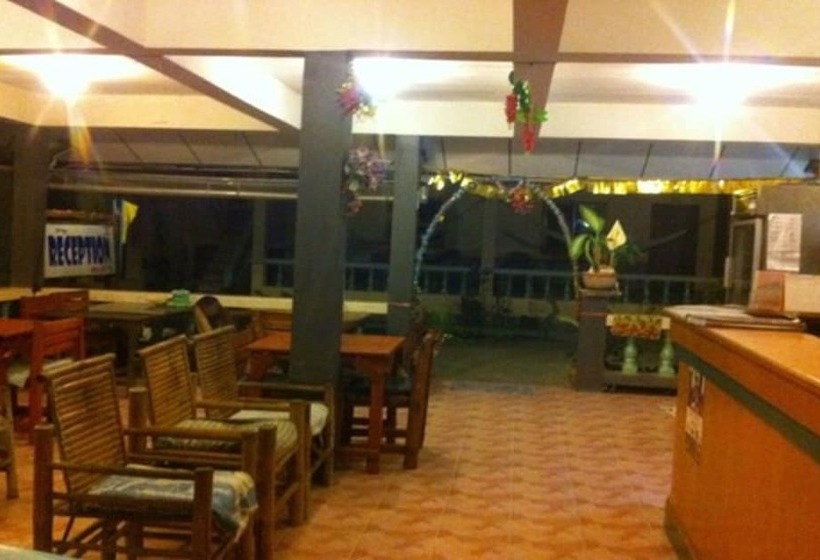 Hotel Black & White Bungalows