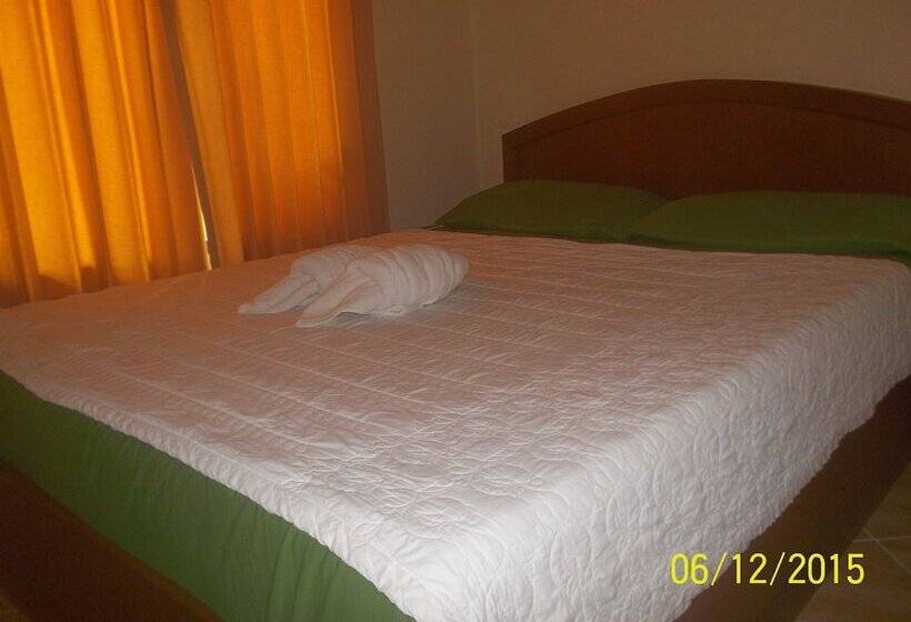 Hotel Black & White Bungalows