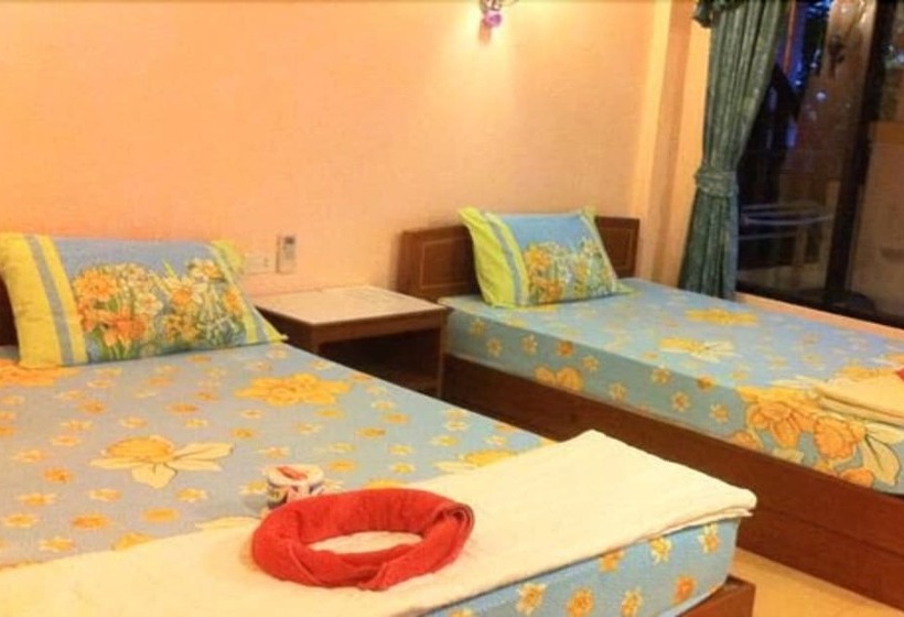 Hotel Black & White Bungalows