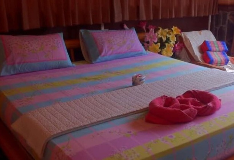 Hotel Black & White Bungalows