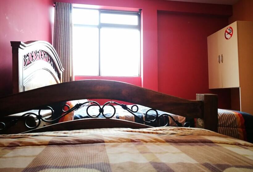 هتل Bolivian Heights Hostel