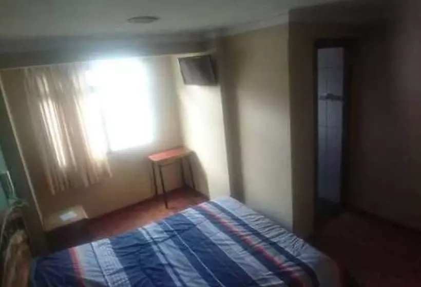 هتل Bolivian Heights Hostel
