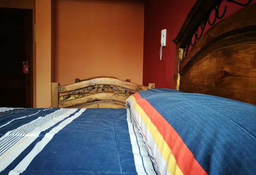 هتل Bolivian Heights Hostel