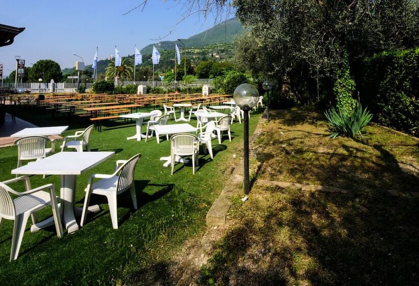 בית מלון כפרי Colors Hostel