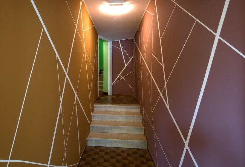 בית מלון כפרי Colors Hostel