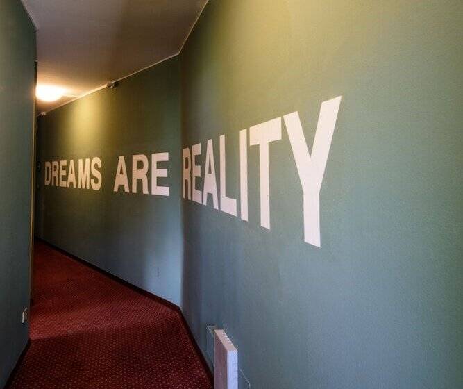 בית מלון כפרי Colors Hostel