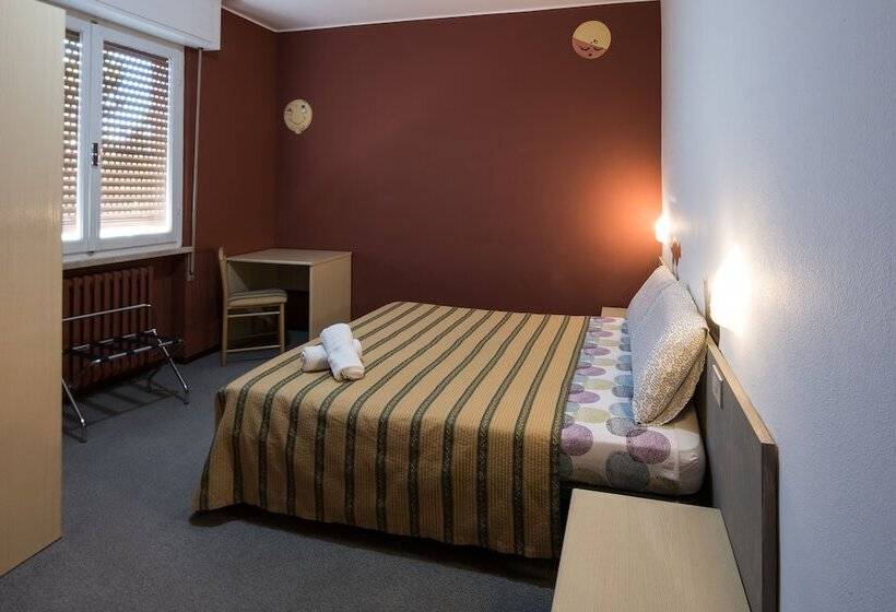 בית מלון כפרי Colors Hostel