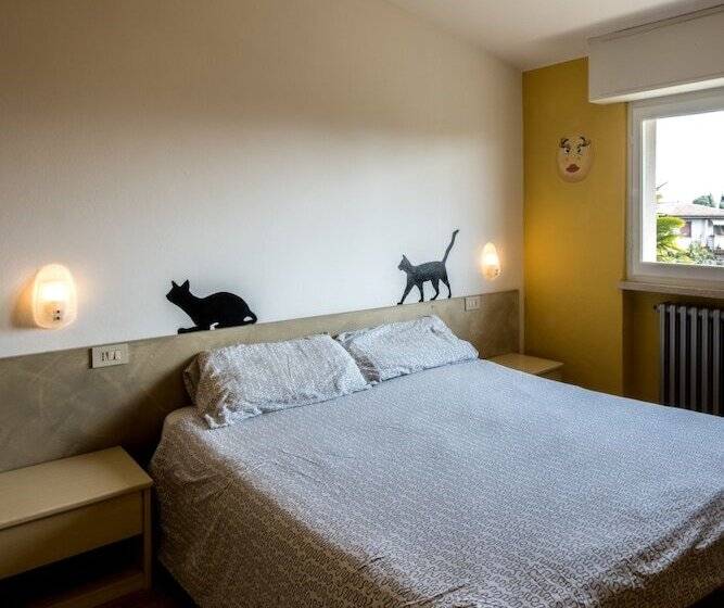 בית מלון כפרי Colors Hostel