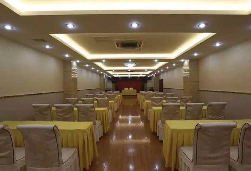 ホテル Greentree Inn Huaian North Chengde Road Sakura Park Phoenix Palace