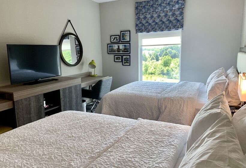 בית מלון כפרי Hampton Inn Cranbury