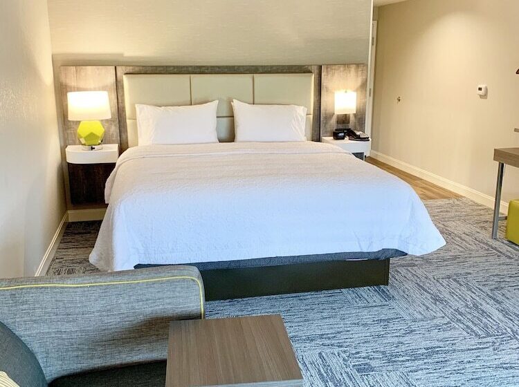 בית מלון כפרי Hampton Inn Cranbury