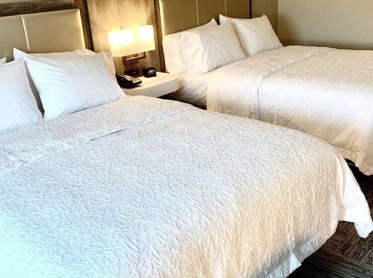 בית מלון כפרי Hampton Inn Cranbury