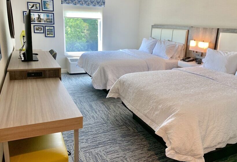 בית מלון כפרי Hampton Inn Cranbury