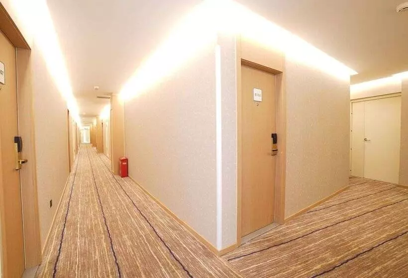 هتل Ibis Styles Chengdu American Center