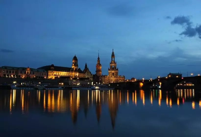ホテル Indigo Dresden   Wettiner Platz, An Ihg