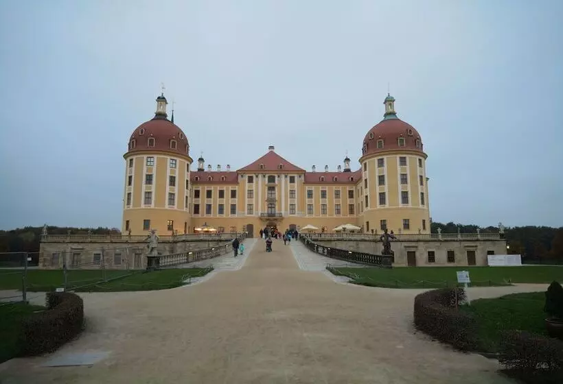 ホテル Indigo Dresden   Wettiner Platz, An Ihg