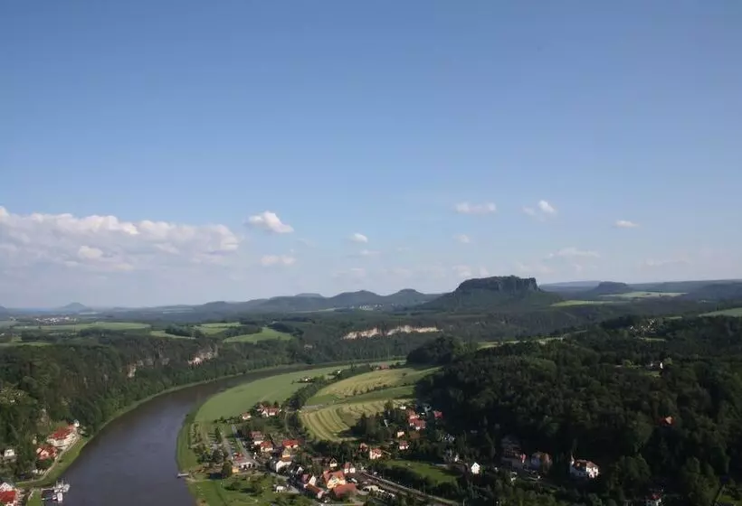 ホテル Indigo Dresden   Wettiner Platz, An Ihg