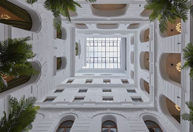 Mystery Hotel Budapest