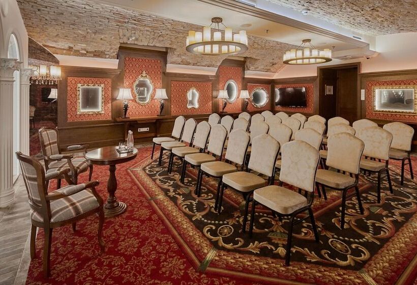 Mystery Hotel Budapest