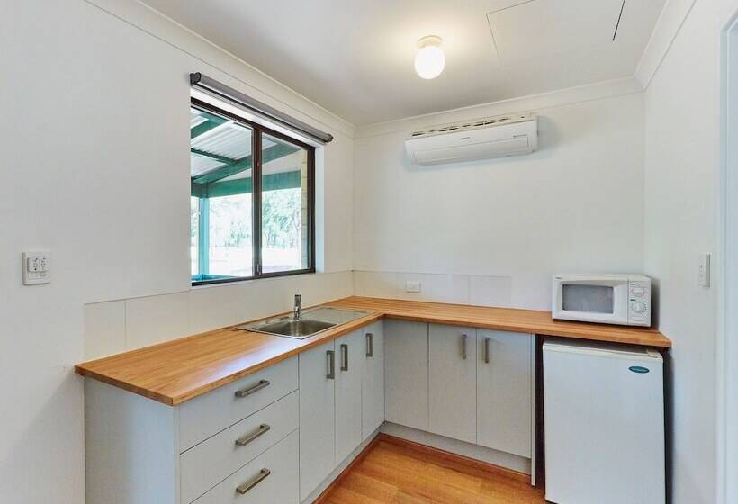 בית מלון כפרי Rac Busselton Holiday Park