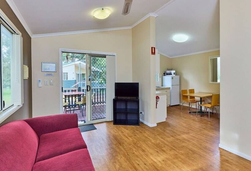 בית מלון כפרי Rac Busselton Holiday Park