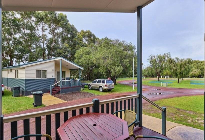 בית מלון כפרי Rac Busselton Holiday Park