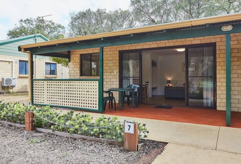 בית מלון כפרי Rac Busselton Holiday Park