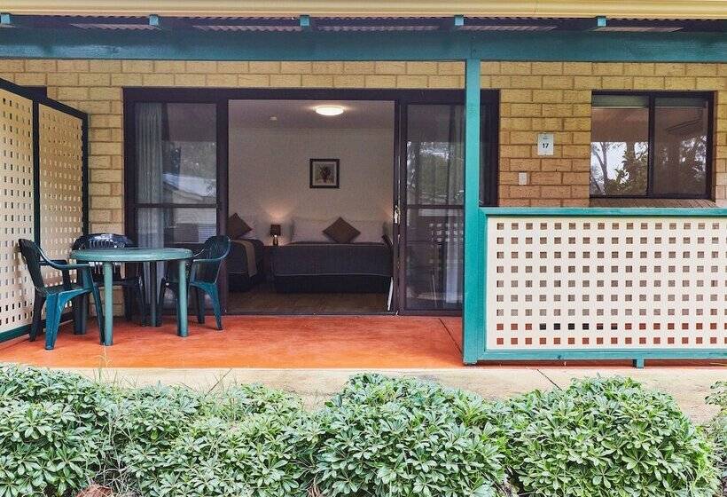 בית מלון כפרי Rac Busselton Holiday Park