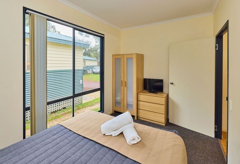 בית מלון כפרי Rac Busselton Holiday Park