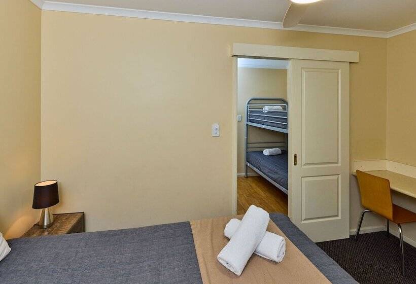 בית מלון כפרי Rac Busselton Holiday Park