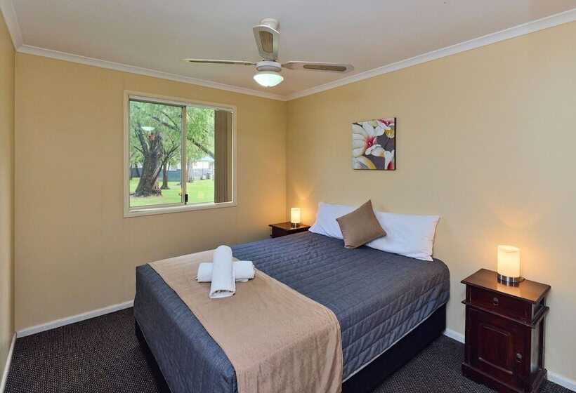 בית מלון כפרי Rac Busselton Holiday Park