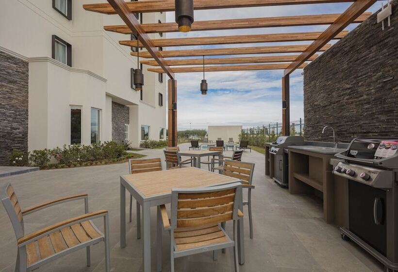 هتل Staybridge Suites Saltillo, An Ihg