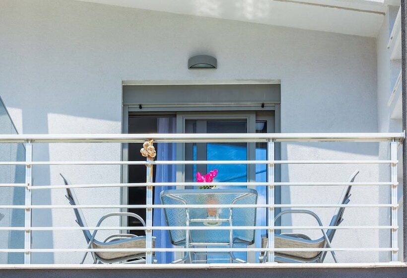 Nymphes Deluxe Accommodation