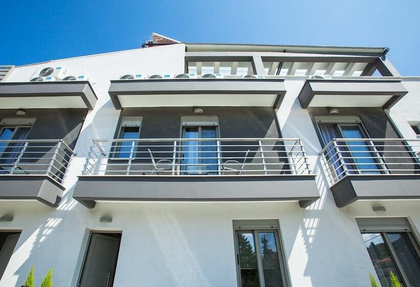 Nymphes Deluxe Accommodation