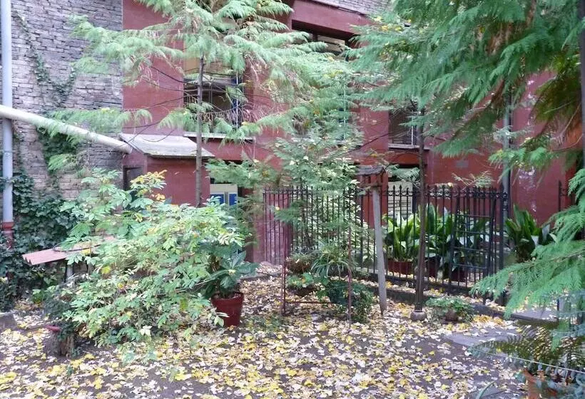 Plaza Catedral Hostel