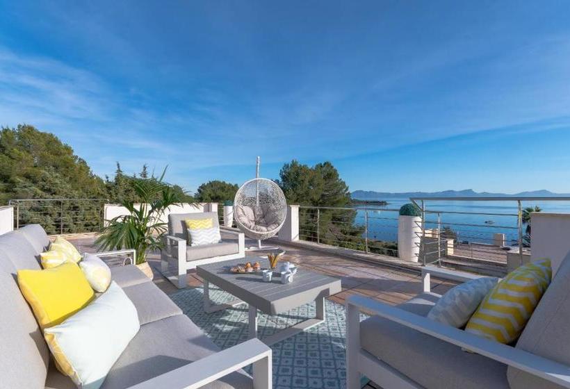 Villa Alcanada Lighthouse