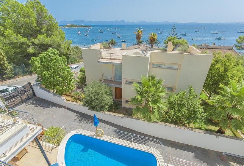 Villa Alcanada Lighthouse