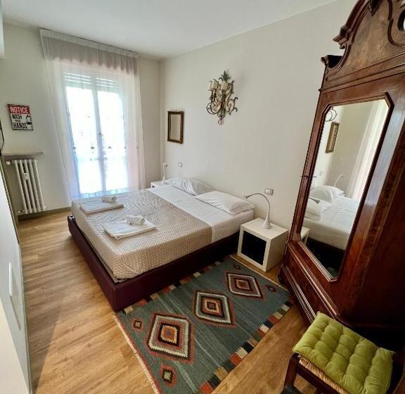 تختخواب و صبحانه Avenue Rooms