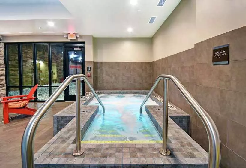 هتل Home2 Suites By Hilton Beloit
