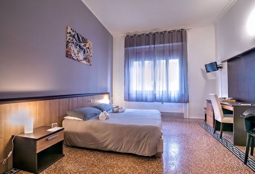 酒店 Maqueda Central Suites