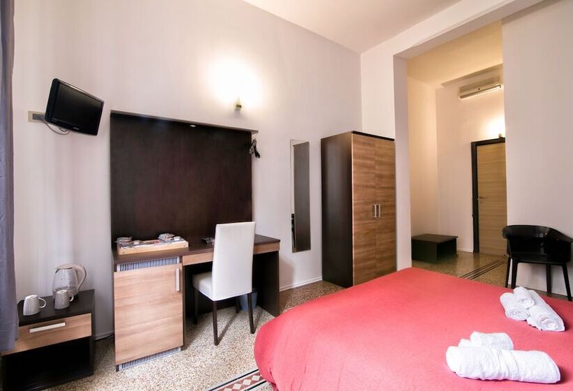 酒店 Maqueda Central Suites