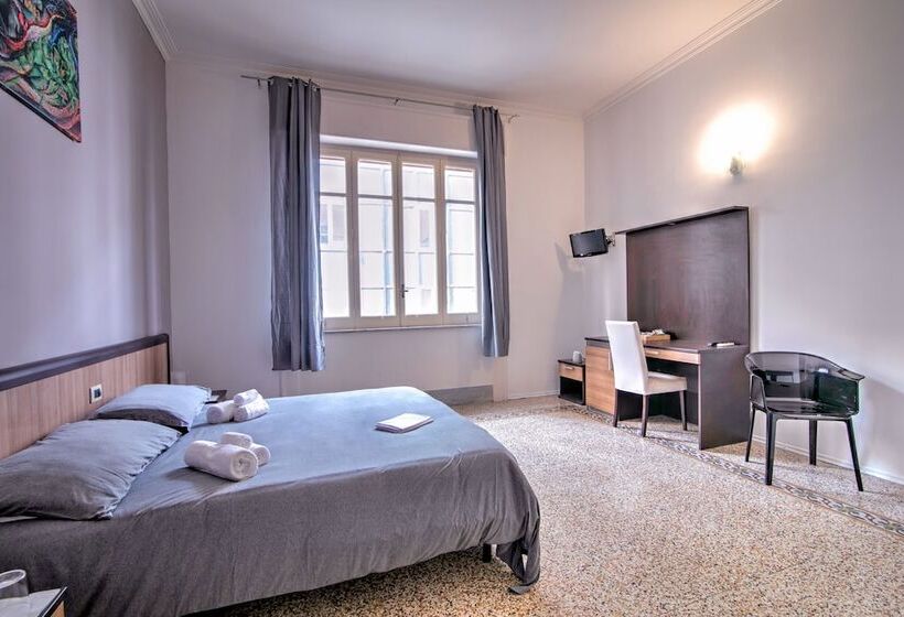 酒店 Maqueda Central Suites