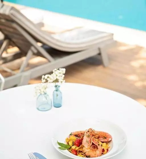 Hotelli Mythic Summer