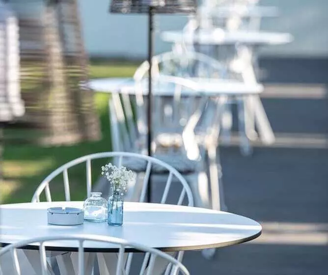 Hotelli Mythic Summer