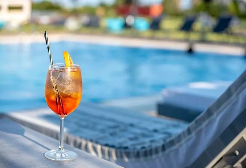 Hotelli Mythic Summer