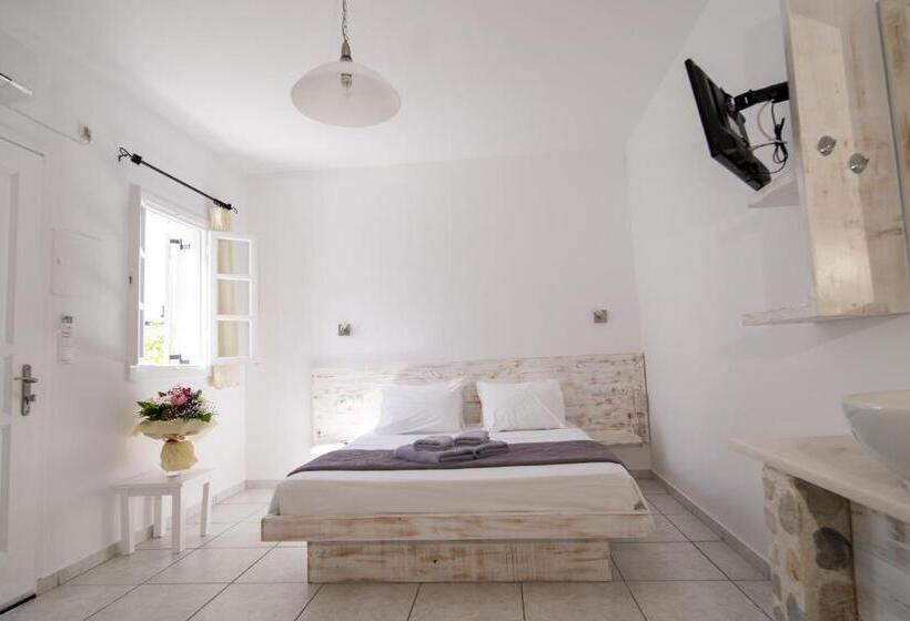 فندق Porto Naoussa