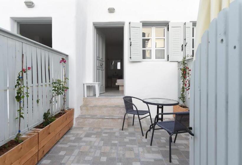 فندق Porto Naoussa