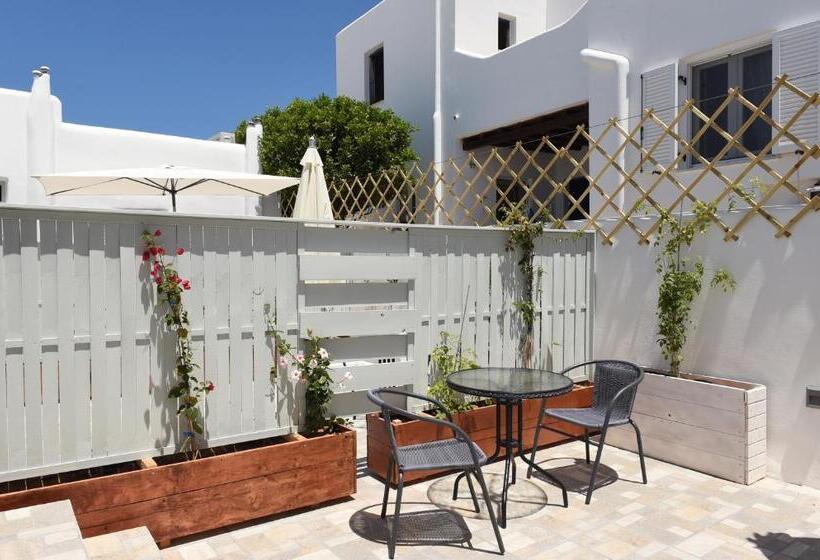 فندق Porto Naoussa