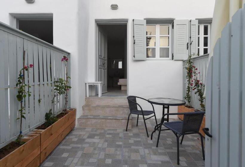 فندق Porto Naoussa